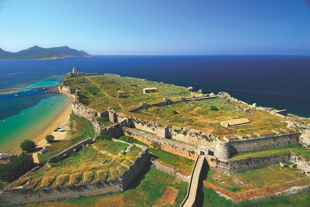Finiki Plaza Aparthotel Methoni  Bagian luar foto