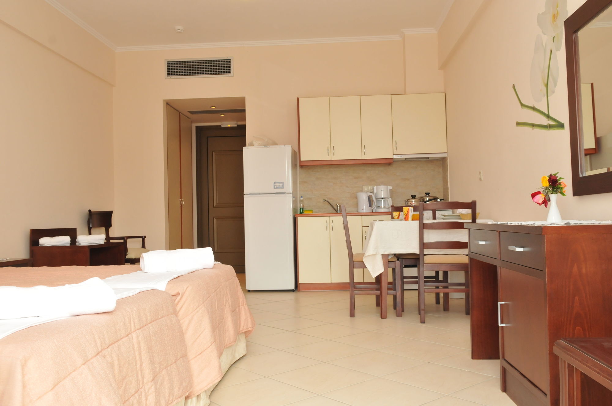 Finiki Plaza Aparthotel Methoni  Bagian luar foto